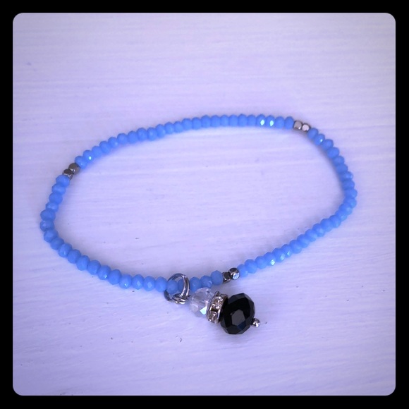 Jewelry - Adorable NWOT Petite Blue Beads Bracelet w/Charm